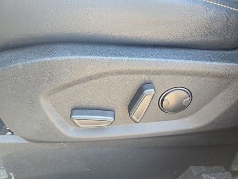 Used 2024 Ford Edge SEL image 10