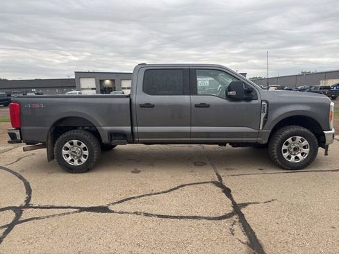 Used 2023 Ford F250 XLT AWD/4WD image 8