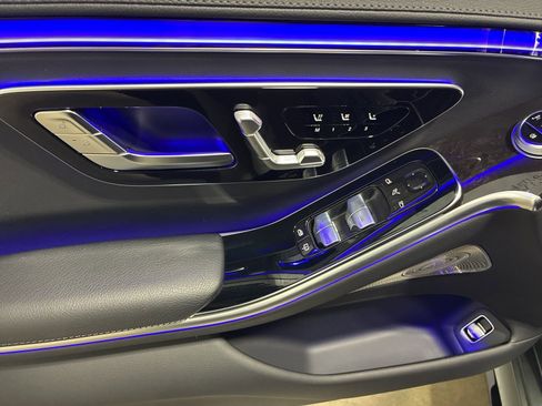 Used 2022 Mercedes-Benz S 500 S 500 w/ AMG Line Package image 8