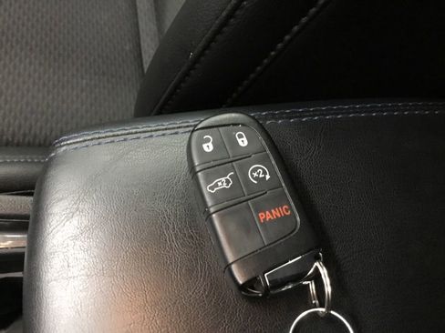 Used 2022 Jeep Compass Latitude w/ Convenience Group AWD/4WD image 11