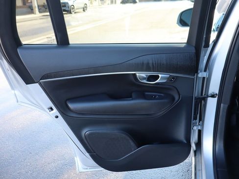 Used 2020 Volvo XC90 T6 Momentum image 26
