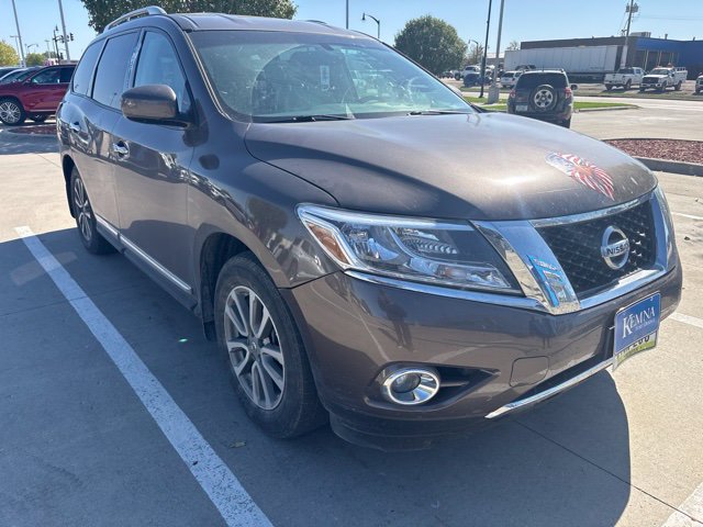Used 2016 Nissan Pathfinder SL w/ Trailer Tow Package AWD/4WD image 1
