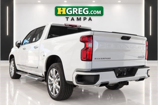 Used 2022 Chevrolet Silverado 1500 High Country w/ Technology Package AWD/4WD image 2