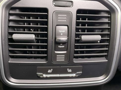 New 2026 Porsche Macan Turbo image 25