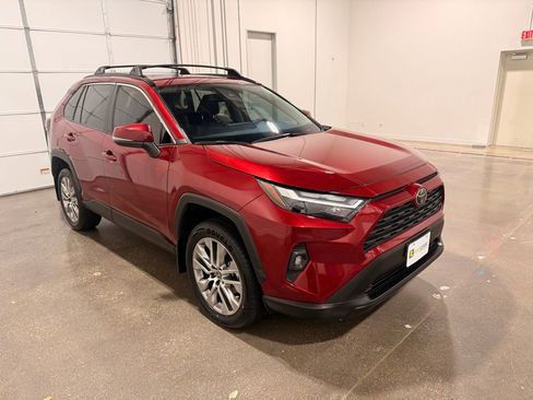 Used 2023 Toyota RAV4 XLE Premium image 3
