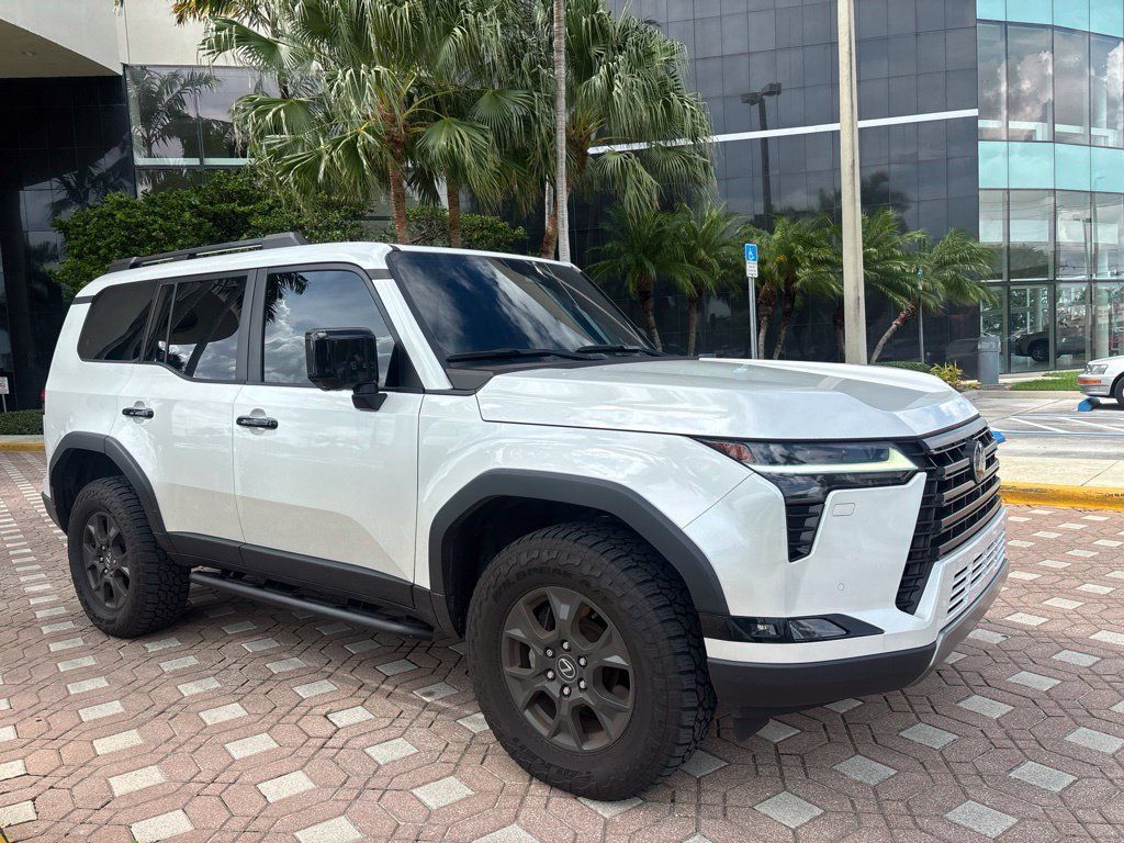 Used 2024 Lexus GX 550 AWD/4WD image 4