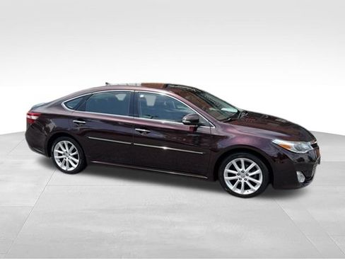 Used 2013 Toyota Avalon Limited FWD image 25