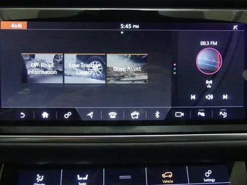 Used 2019 Land Rover Range Rover Velar R-Dynamic HSE image 16