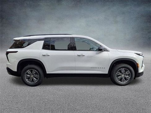 New 2026 Chevrolet Traverse LT w/ Driver Confidence Package image 3