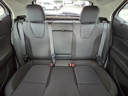 Used 2021 Buick Encore GX Select image 29