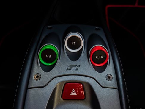 Used 2014 Ferrari 458 Spider RWD image 9