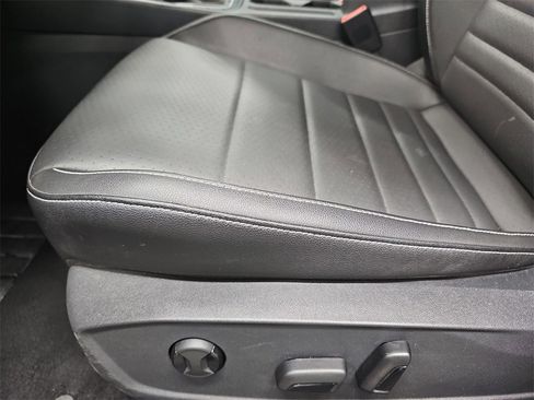 Used 2024 Volkswagen Jetta SE image 28