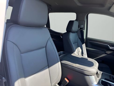 New 2026 GMC Sierra 1500 SLT w/ SLT Convenience Package image 15