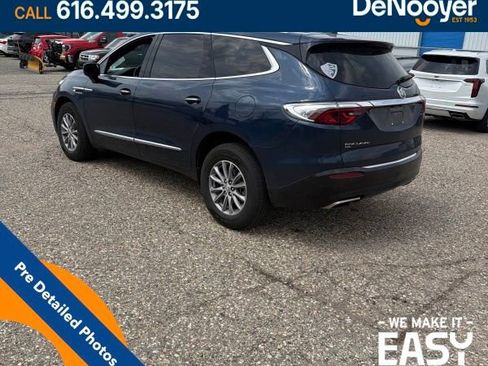 Used 2023 Buick Enclave Essence AWD/4WD image 5