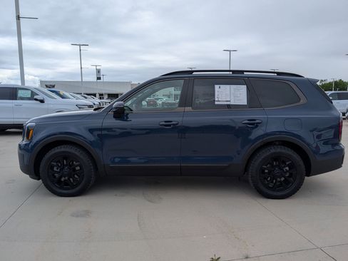 Used 2025 Kia Telluride AWD image 2