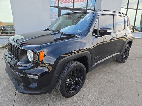 Used 2023 Jeep Renegade Altitude w/ Sun/Sound Group image 2