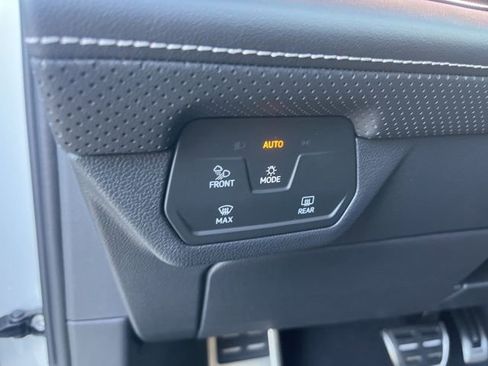 New 2026 Volkswagen Atlas Cross Sport SEL Premium R-Line AWD/4WD image 9