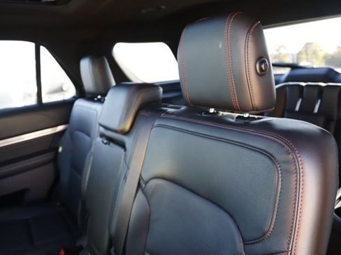 Used 2019 Ford Explorer Sport image 17