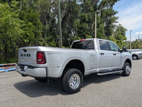 New 2026 RAM 3500 Big Horn AWD/4WD image 3