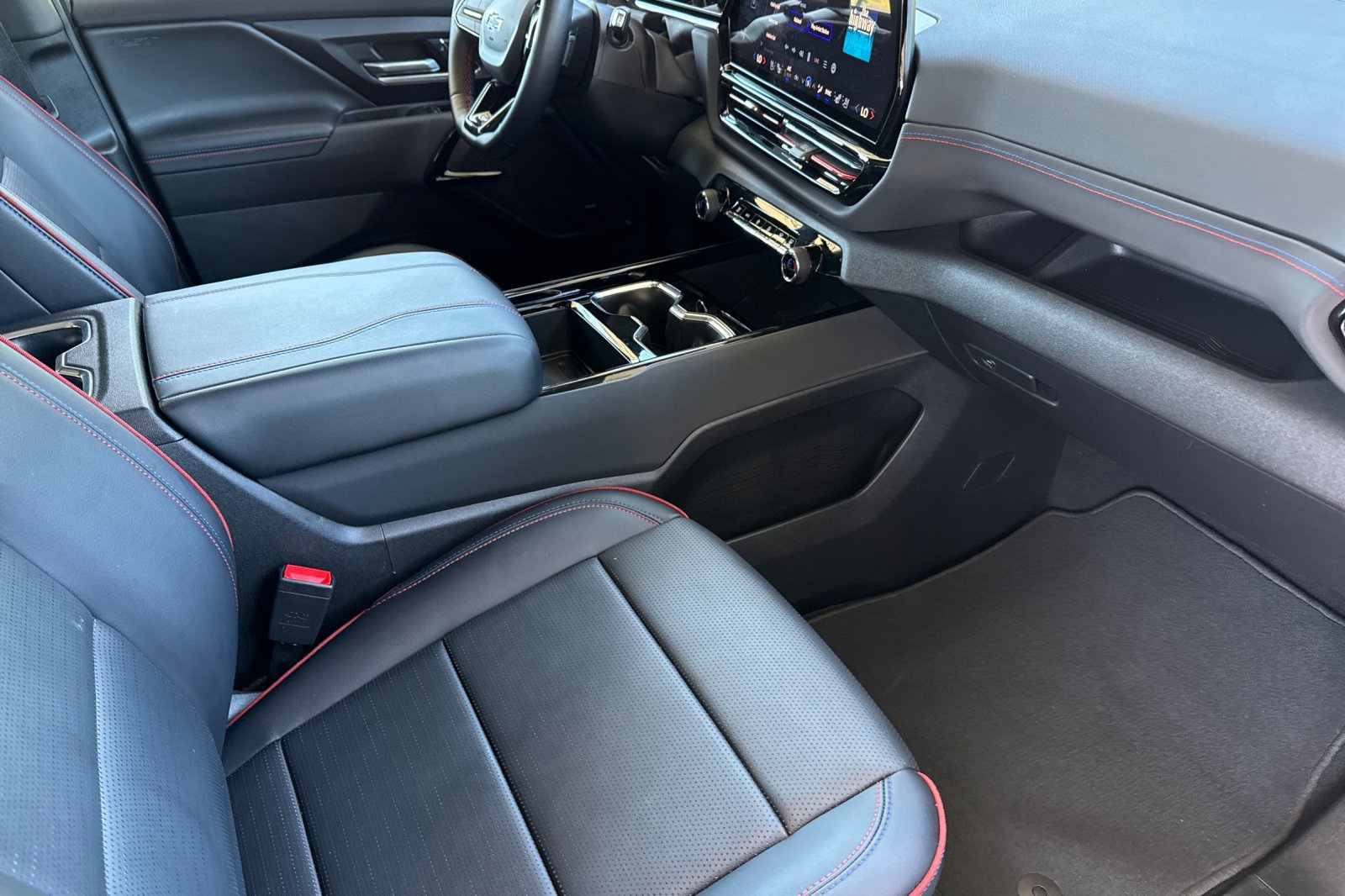 Used 2025 Chevrolet Silverado EV RST AWD/4WD image 24