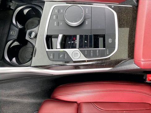 Used 2023 BMW 330i Sedan w/ M Sport Package RWD image 17