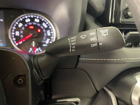 Used 2021 Toyota RAV4 LE AWD/4WD image 14