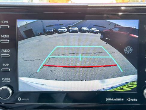 Used 2022 Toyota Highlander XLE FWD image 20