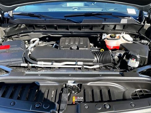 Used 2025 Chevrolet Silverado 1500 Custom image 29