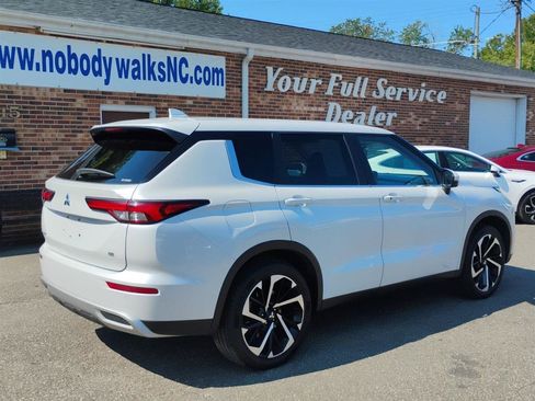 Used 2024 Mitsubishi Outlander SE AWD/4WD image 5