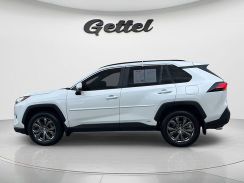 Used 2023 Toyota RAV4 XLE Premium AWD/4WD image 7
