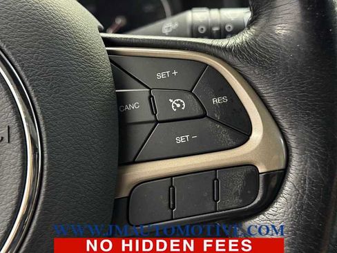 Used 2016 Jeep Renegade 75th Anniversary AWD/4WD image 38