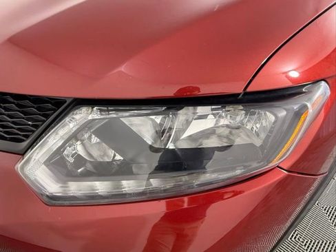 Used 2016 Nissan Rogue SV w/ SV Premium Package image 11