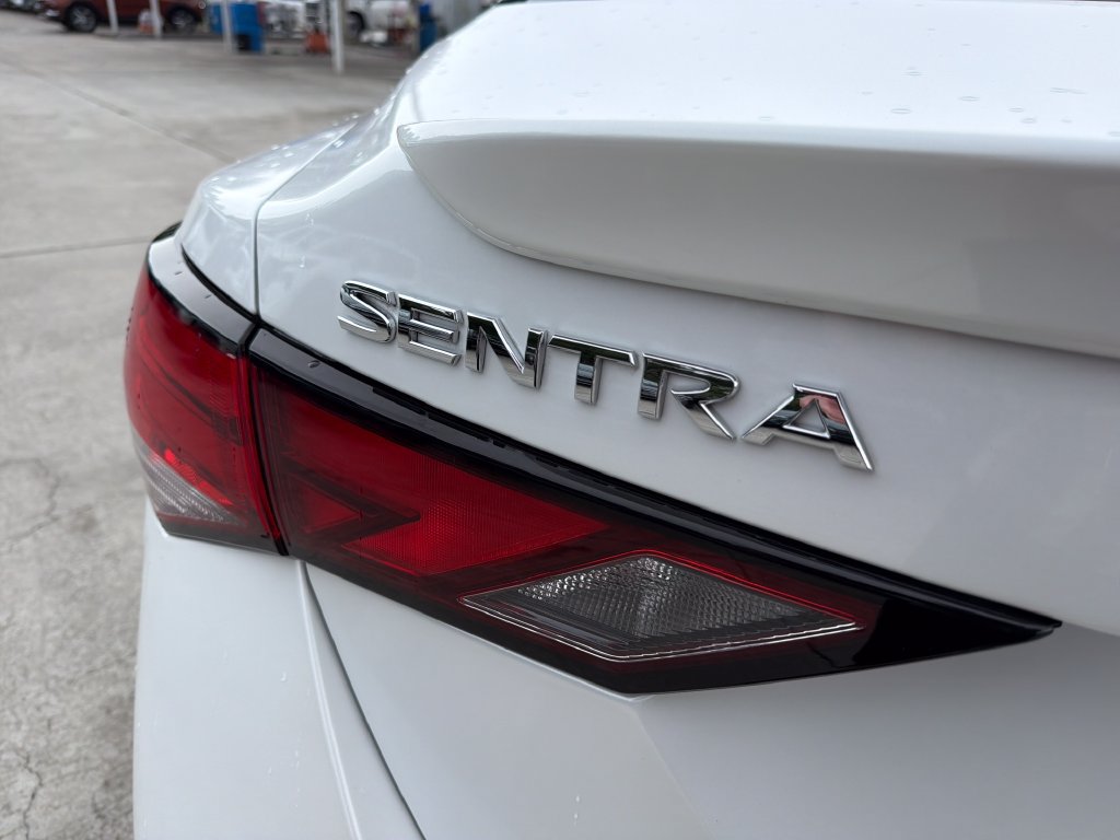 Used 2023 Nissan Sentra SR w/ Trunk Package FWD image 10