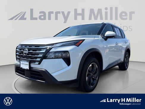 Used 2024 Nissan Rogue SV AWD/4WD image 1