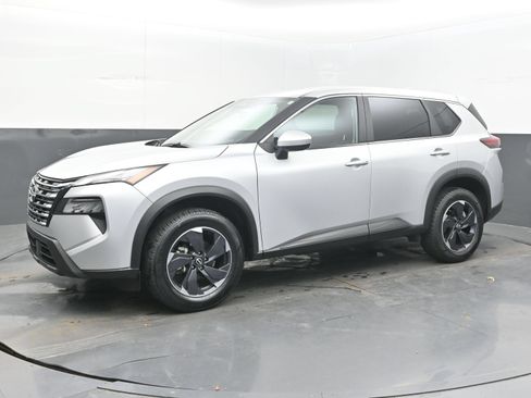 Used 2025 Nissan Rogue SV AWD/4WD image 5