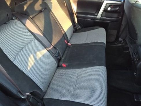 Used 2018 Toyota 4Runner SR5 AWD/4WD image 15