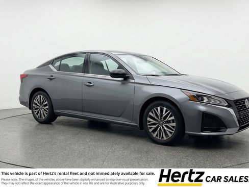 Used 2025 Nissan Altima 2.5 SV FWD image 1