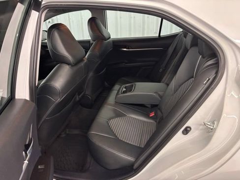 Used 2023 Toyota Camry SE FWD image 11
