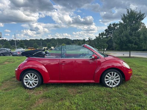Used 2008 Volkswagen Beetle SE FWD image 5