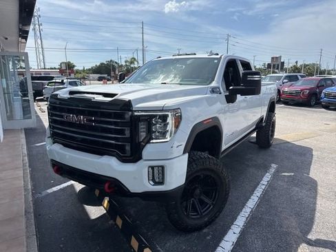 Used 2022 GMC Sierra 2500 AT4 w/ AT4 Preferred Package AWD/4WD image 1