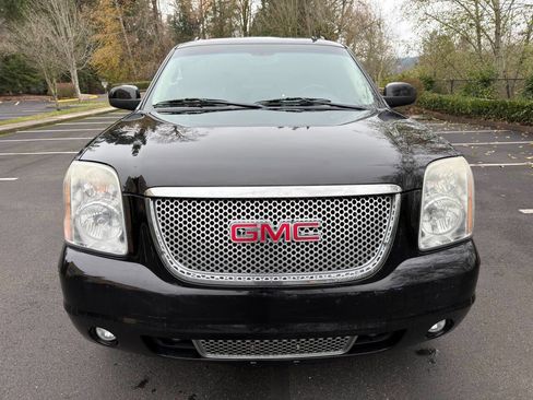 Used 2009 GMC Yukon XL Denali image 2