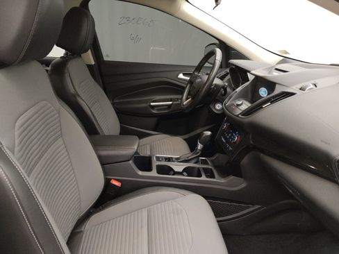 Used 2017 Ford Escape SE w/ Equipment Group 201A AWD/4WD image 21