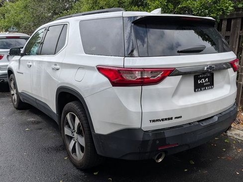 Used 2021 Chevrolet Traverse LT w/ LT Premium Package image 3