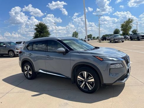 Used 2023 Nissan Rogue SL FWD image 7