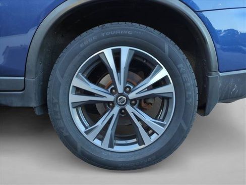 Used 2019 Nissan Rogue SV w/ Premium Package FWD image 13