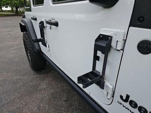 Used 2024 Jeep Wrangler Unlimited Sport AWD/4WD image 13