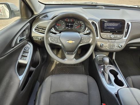 Used 2021 Chevrolet Malibu LT image 16