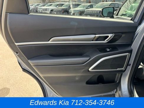 Used 2022 Kia Telluride S image 13