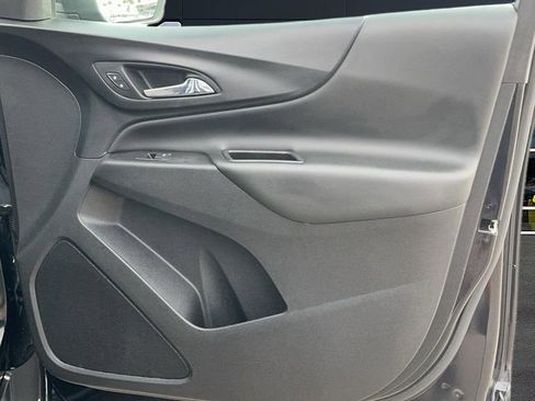 Used 2021 Chevrolet Equinox LT FWD image 18