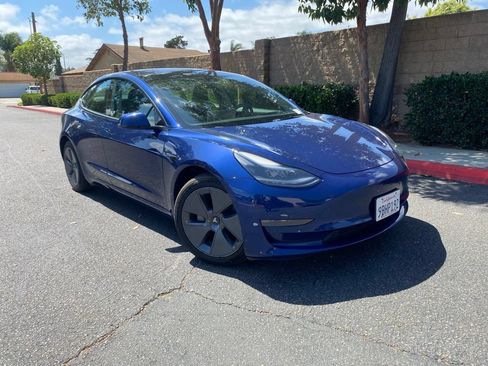 Used 2022 Tesla Model 3 Long Range AWD/4WD image 2
